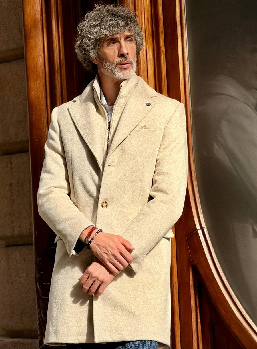 Abrigo Carlo IN26 Beige  | Aragaza - Els teus estils fets a Barcelona - Moda Barcelona - Samarretes de qualitat