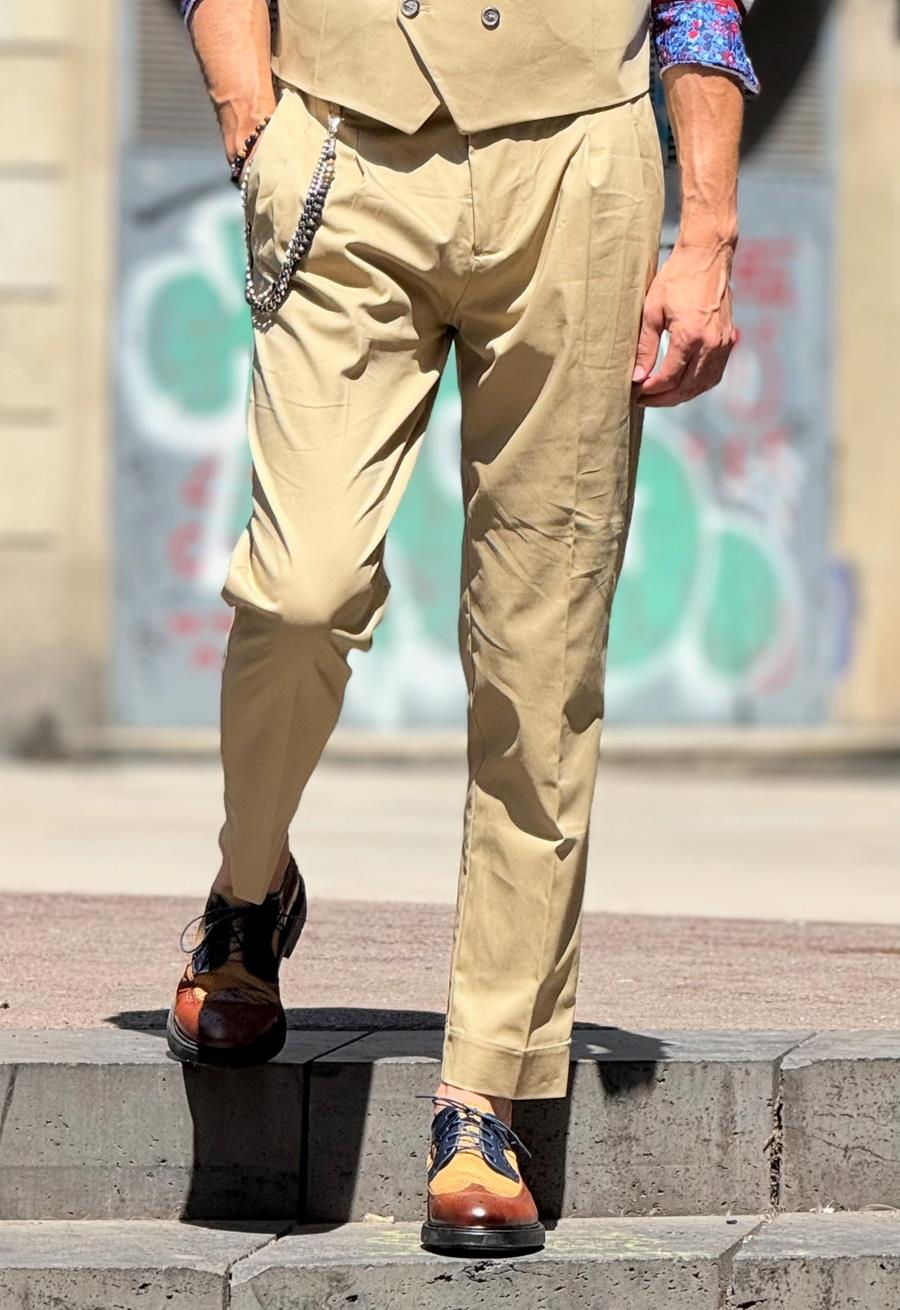 Pantalón Viktor Camel  | Aragaza - Tu estilo hecho en Barcelona - Barcelona Fashion - Camisas de Calidad
