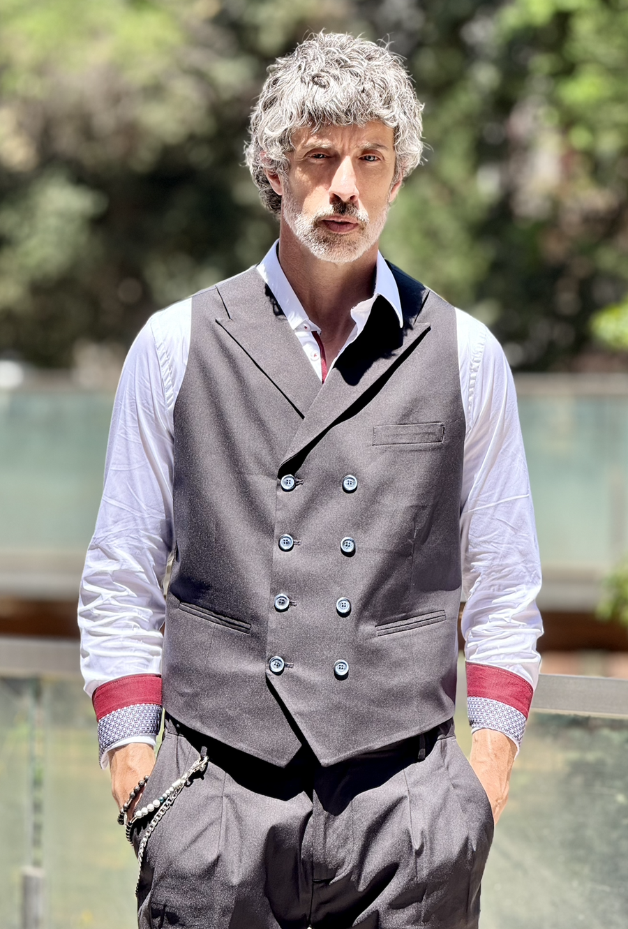 Chaleco Viktor Negro | Aragaza - Tu estilo hecho en Barcelona - Barcelona Fashion - Camisas de Calidad