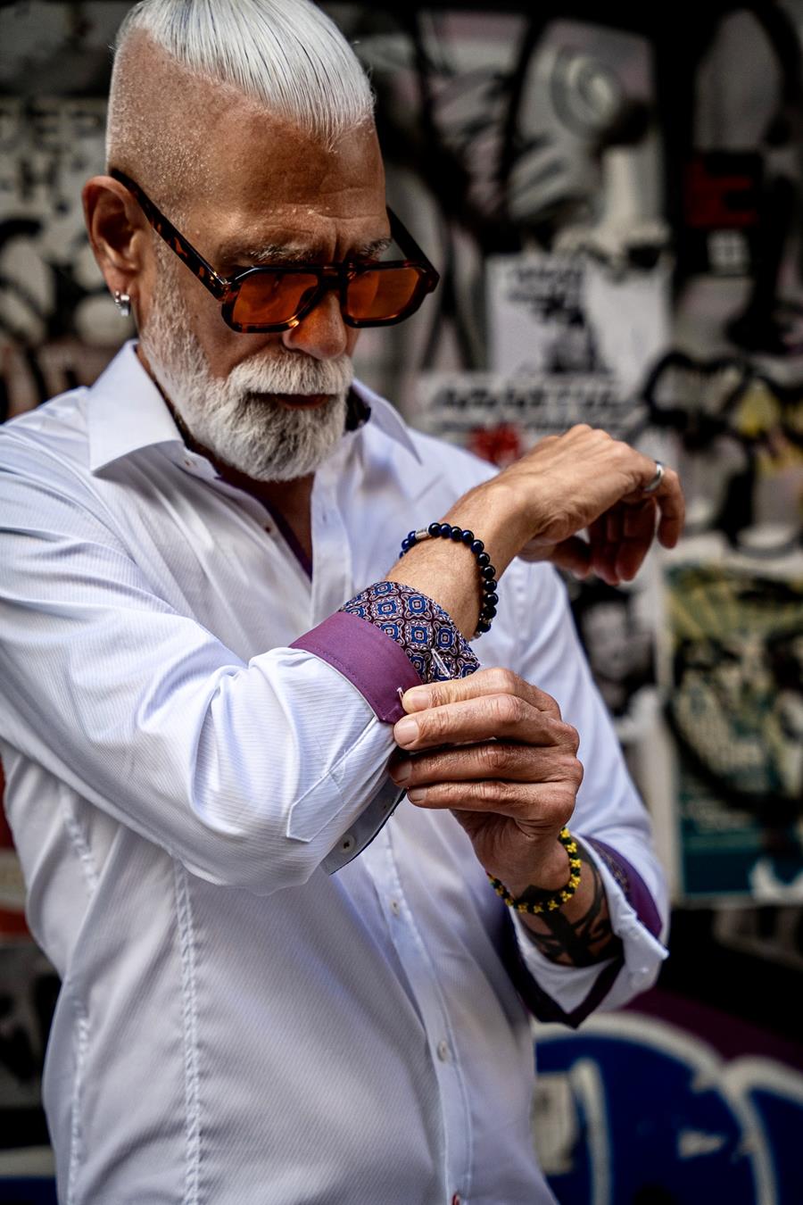 Camisa Blanca Camere puño rojo | Aragaza - Tu estilo hecho en Barcelona - Barcelona Fashion - Camisas de Calidad