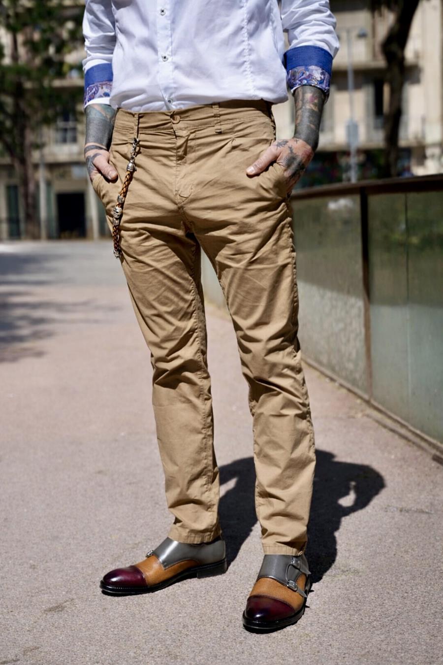 Pantalón Prime Camel  | Aragaza - Tu estilo hecho en Barcelona - Barcelona Fashion - Camisas de Calidad