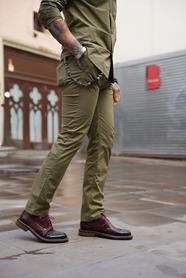 Pantalón Prime aceite | Aragaza - Tu estilo hecho en Barcelona - Barcelona Fashion - Camisas de Calidad